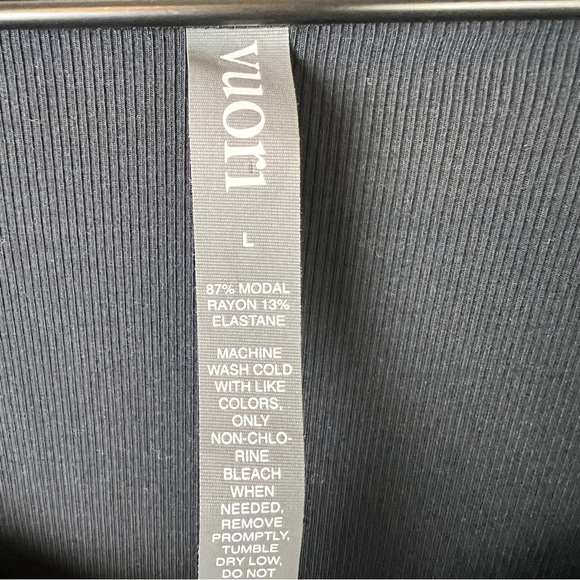 Vuori Long Sleeve Pose Scoop Tee - Picture 5 of 5